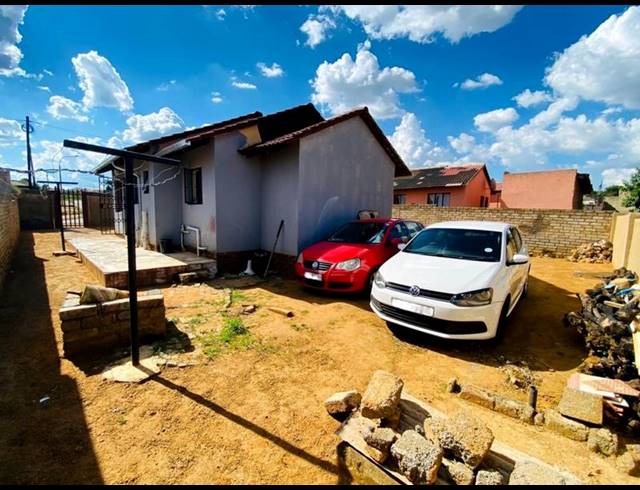 2 BEDROOM HOUSE FOR SALE IN TOEKOMSRUS